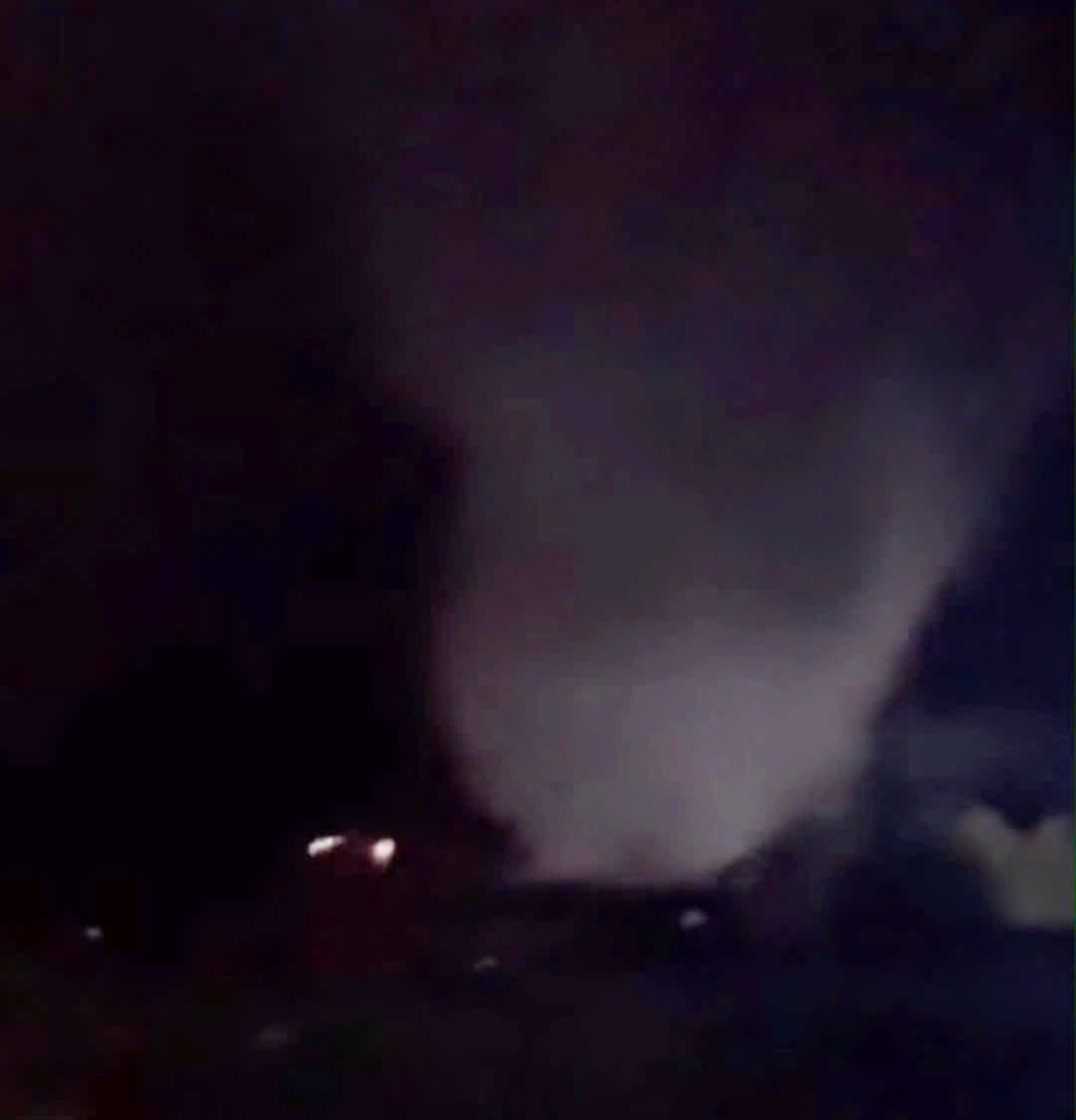 夜间龙卷风袭击金瓯省,造成房屋倒塌,损失数十亿越南盾